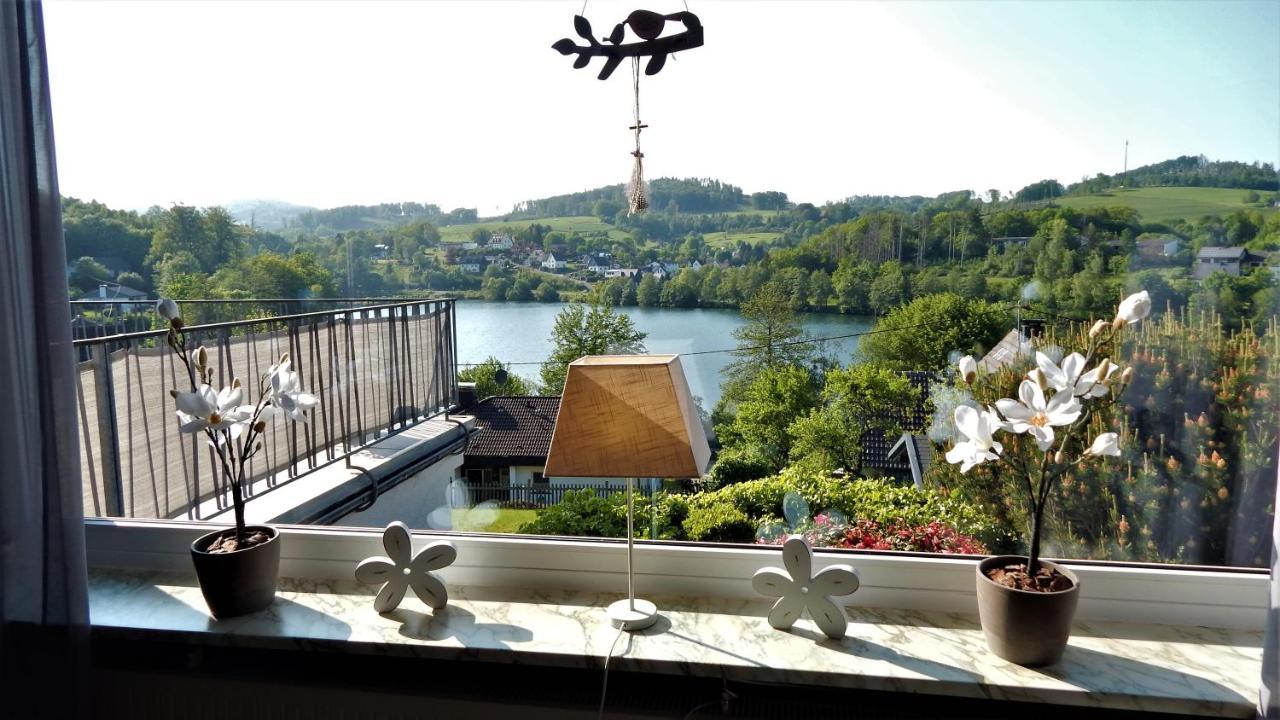 Seeblick-Ferienwohnung Im "Ferienhaus Agger-Blick" Mit Traumhafter Sonnen-Terrasse, Sauna, E-Kamin & Kajak Gummersbach Exterior foto